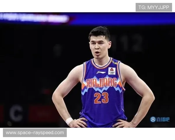 终场哨响，新疆老将阿不都沙拉木凝视记分牌